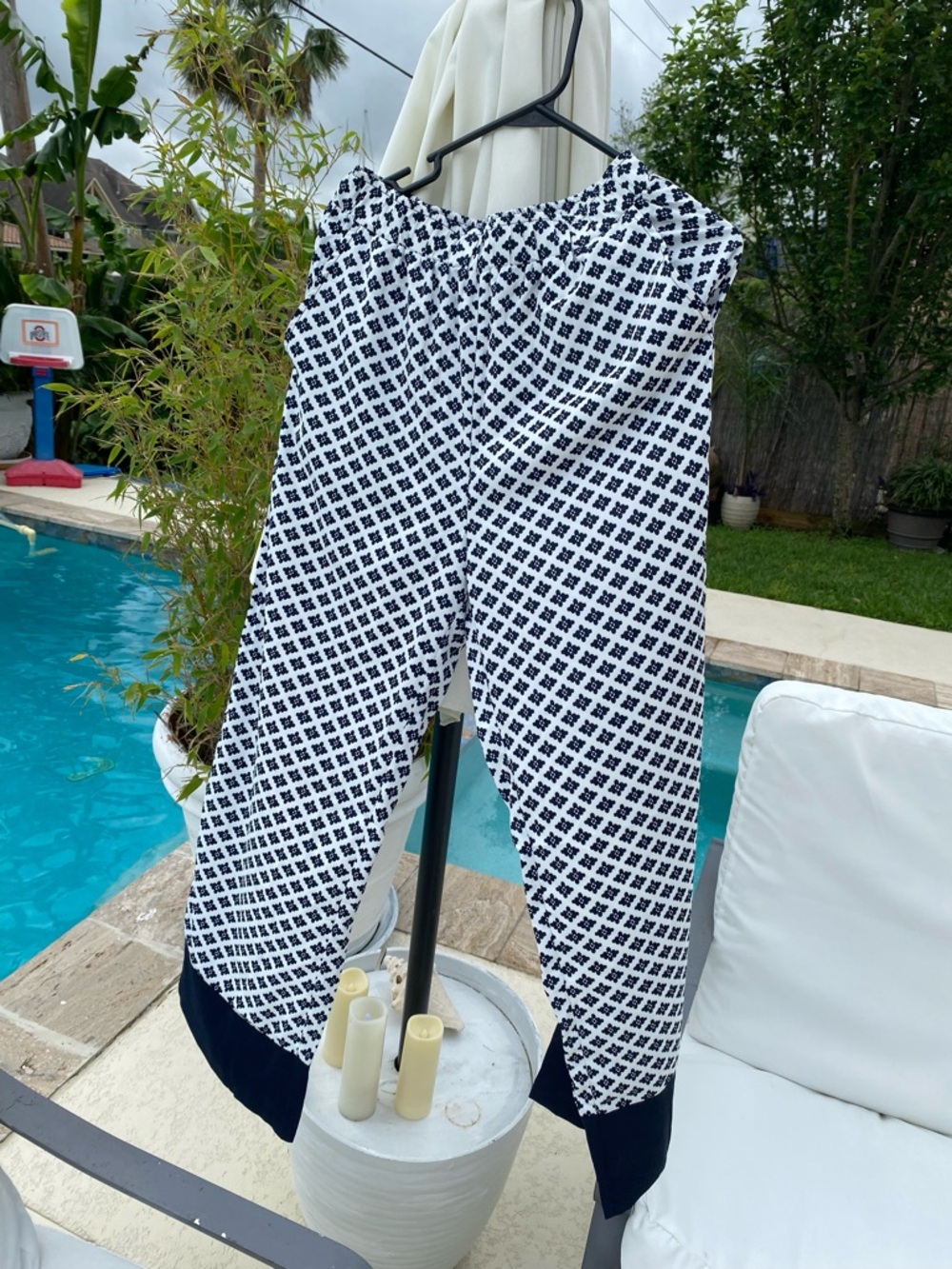 Black and White Geometric Cropped Pants with matching top.